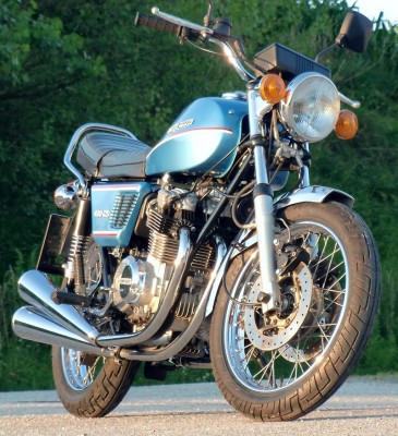 Guzzi 400 GTS vo re weit eng 600.jpg