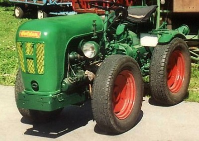 Holder Traktor 500.jpg